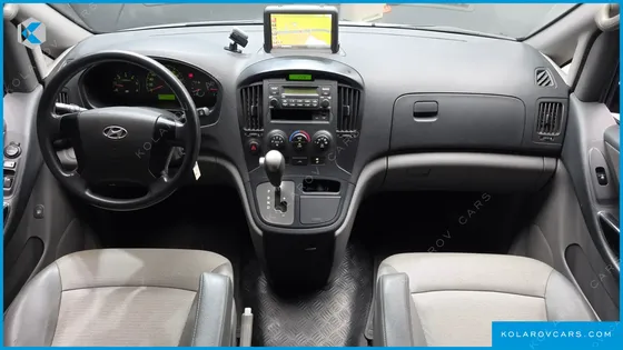 HYUNDAI STAREX 5-SEATER VAN