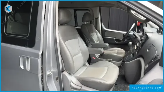 HYUNDAI STAREX 5-SEATER VAN