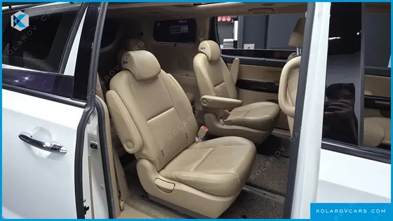 KIA CARNIVAL 9-SEATER PRESTIGE