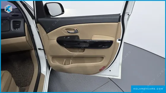 KIA CARNIVAL 9-SEATER PRESTIGE