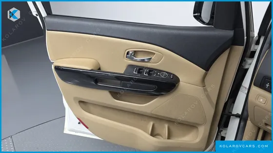 KIA CARNIVAL 9-SEATER PRESTIGE