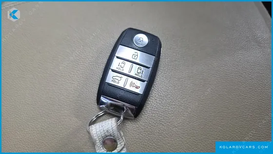 KIA CARNIVAL 9-SEATER PRESTIGE