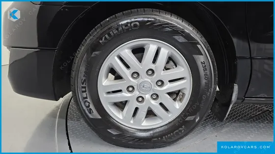 HYUNDAI STAREX 5-SEATER VAN