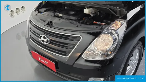 HYUNDAI STAREX 5-SEATER VAN