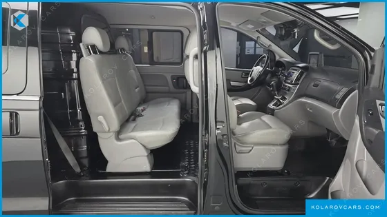 HYUNDAI STAREX 5-SEATER VAN