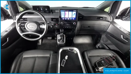 HYUNDAI STARIA L3.5 CARGO 5-SEATER