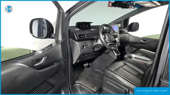 HYUNDAI STARIA L3.5 CARGO 5-SEATER