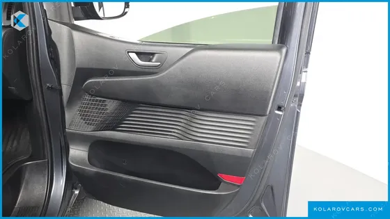 HYUNDAI STARIA L3.5 CARGO 5-SEATER