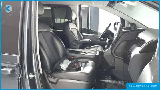 HYUNDAI STARIA L3.5 CARGO 5-SEATER