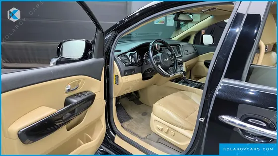 KIA CARNIVAL 9-SEATER PRESTIGE