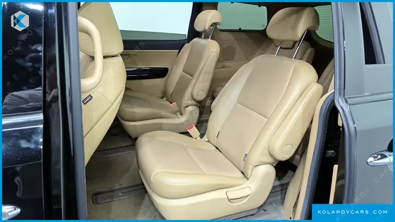 KIA CARNIVAL 9-SEATER PRESTIGE