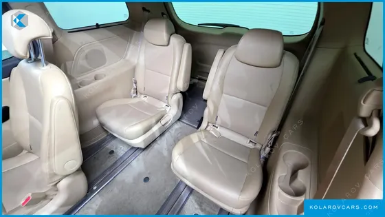 KIA CARNIVAL 9-SEATER PRESTIGE