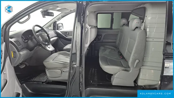 HYUNDAI STAREX 5-SEATER VAN