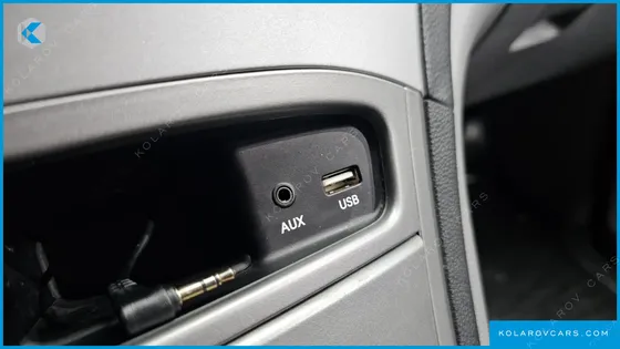 HYUNDAI STAREX 5-SEATER VAN