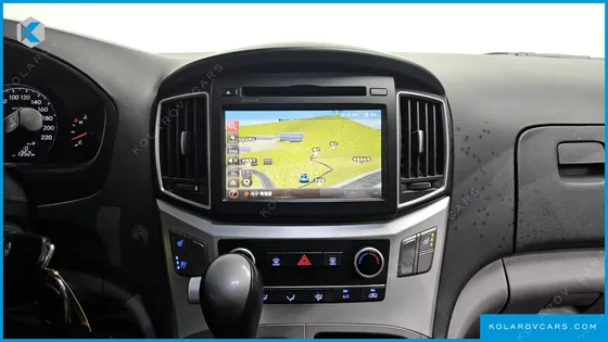 HYUNDAI STAREX 5-SEATER VAN