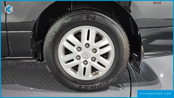 HYUNDAI STAREX 5-SEATER VAN