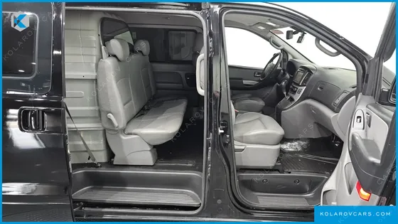 HYUNDAI STAREX 5-SEATER VAN