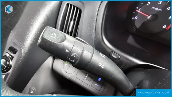 HYUNDAI STAREX 5-SEATER VAN