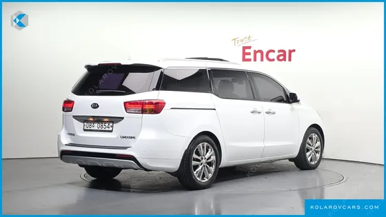 KIA CARNIVAL 7-SEATER LIMOUSINE