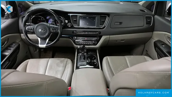 KIA CARNIVAL 7-SEATER LIMOUSINE