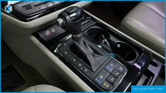 KIA CARNIVAL 7-SEATER LIMOUSINE