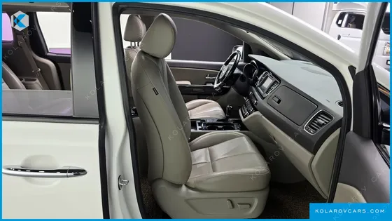 KIA CARNIVAL 7-SEATER LIMOUSINE