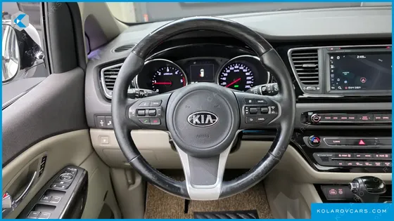 KIA CARNIVAL 7-SEATER LIMOUSINE