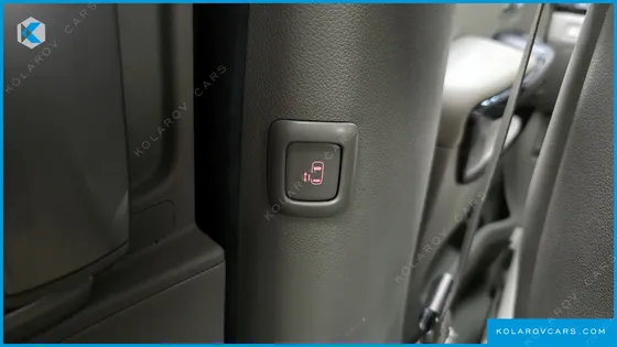 KIA CARNIVAL 7-SEATER LIMOUSINE