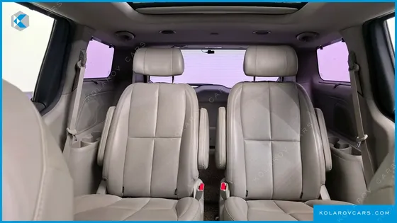 KIA CARNIVAL 7-SEATER LIMOUSINE