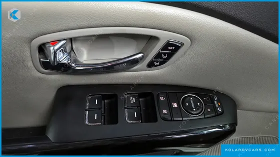 KIA CARNIVAL 7-SEATER LIMOUSINE