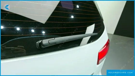 KIA CARNIVAL 7-SEATER LIMOUSINE