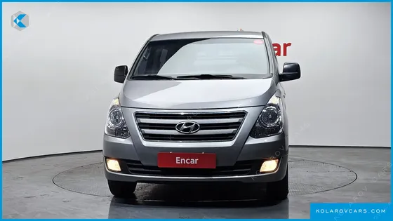 HYUNDAI STAREX 5-SEATER VAN