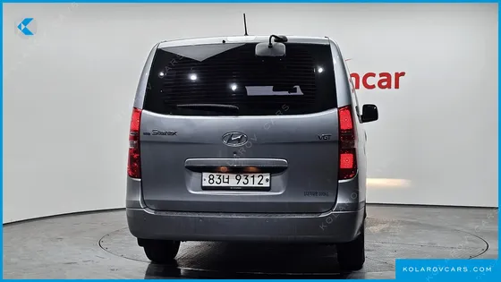 HYUNDAI STAREX 5-SEATER VAN