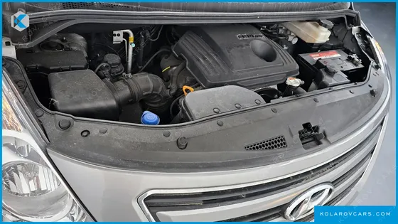 HYUNDAI STAREX 5-SEATER VAN
