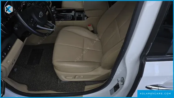 KIA CARNIVAL 7-SEATER LIMOUSINE