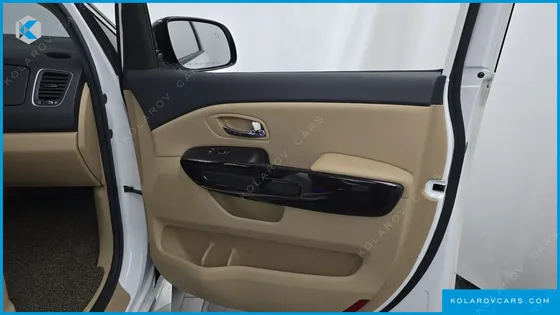 KIA CARNIVAL 7-SEATER LIMOUSINE