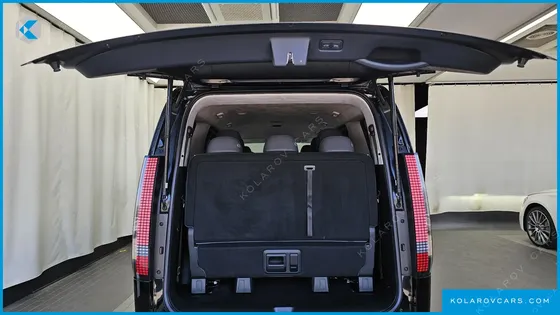 HYUNDAI STARIA 4WD LOUNGE 9-SEATER