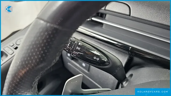 HYUNDAI STARIA 4WD LOUNGE 9-SEATER