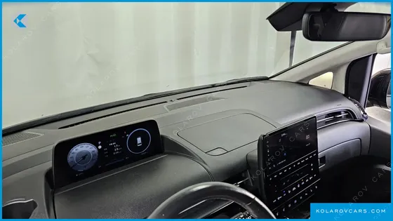 HYUNDAI STARIA 4WD LOUNGE 9-SEATER