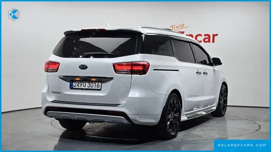 KIA CARNIVAL 9-SEATER NOBLESSE