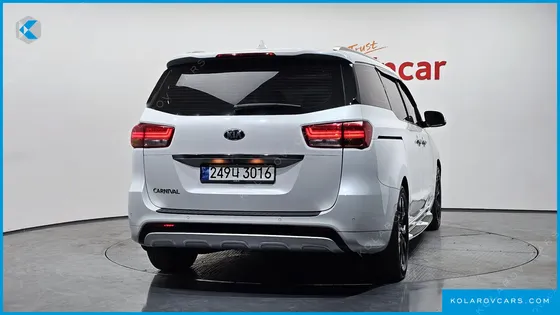 KIA CARNIVAL 9-SEATER NOBLESSE