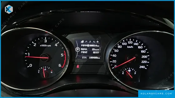 KIA CARNIVAL 9-SEATER NOBLESSE