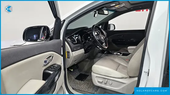 KIA CARNIVAL 9-SEATER NOBLESSE