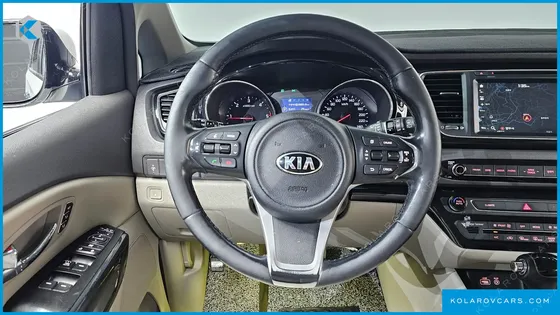 KIA CARNIVAL 9-SEATER NOBLESSE