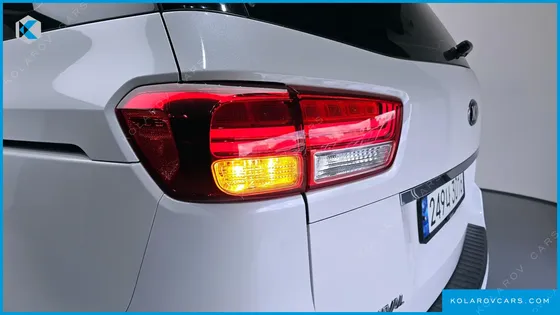 KIA CARNIVAL 9-SEATER NOBLESSE