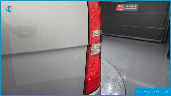 HYUNDAI STAREX 3-SEATER VAN