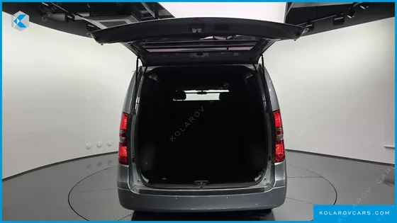 HYUNDAI STAREX 3-SEATER VAN