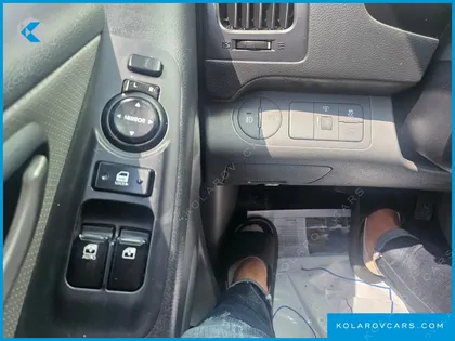 HYUNDAI STAREX 4WD 12-SEATER WAGON