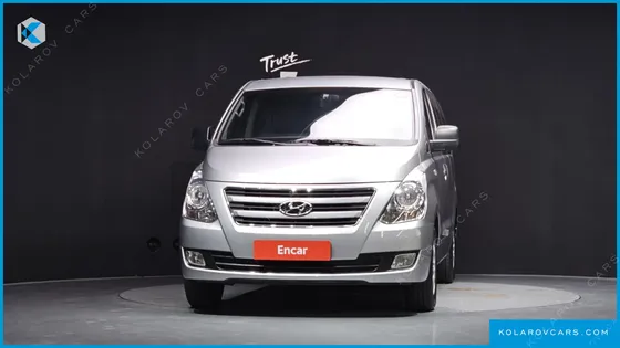 HYUNDAI STAREX 5-SEATER VAN