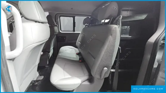 HYUNDAI STAREX 5-SEATER VAN
